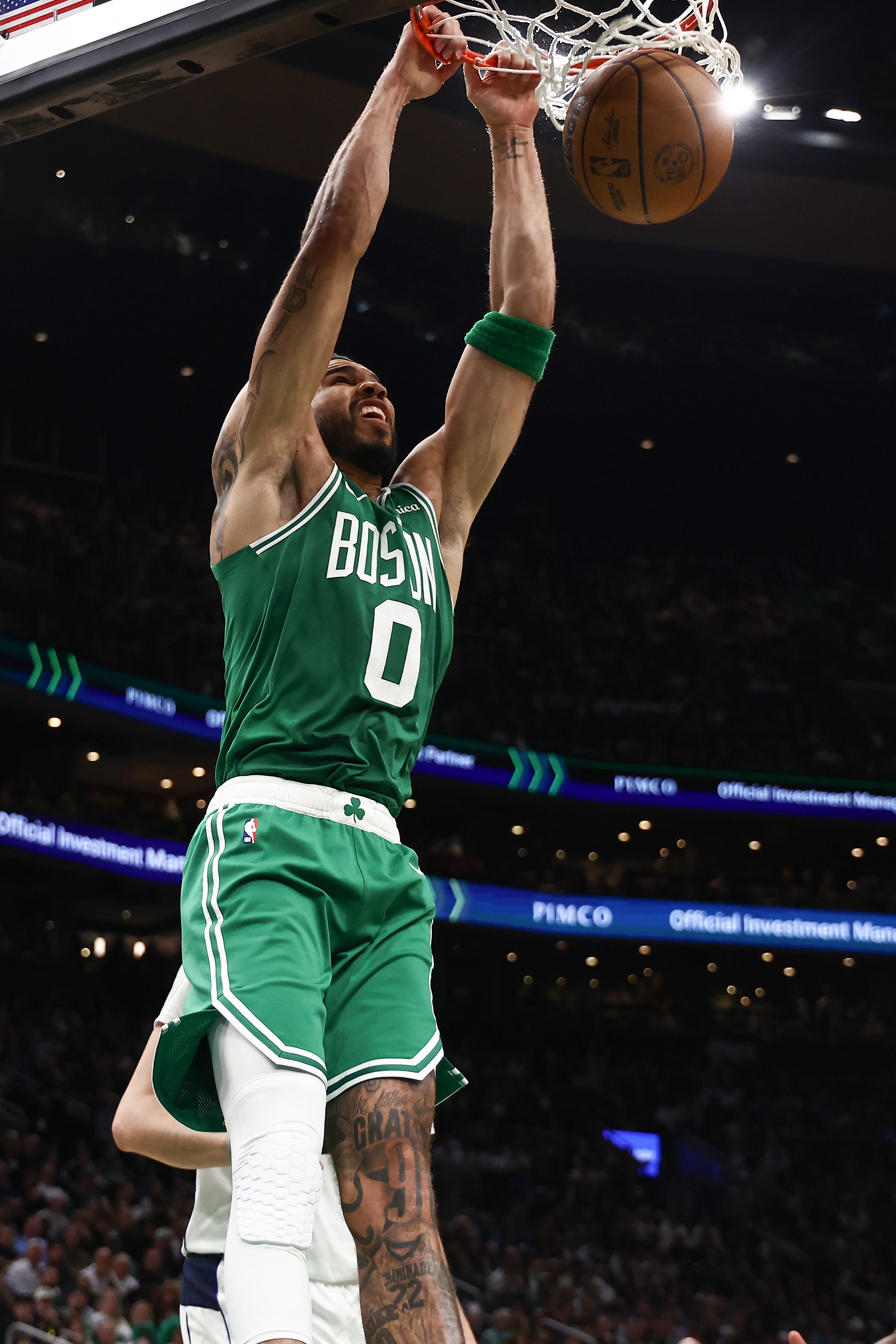 PP电子官方-塔图姆:从去年5月到今没人比我做过更多的提踵训练 现在隔天就练