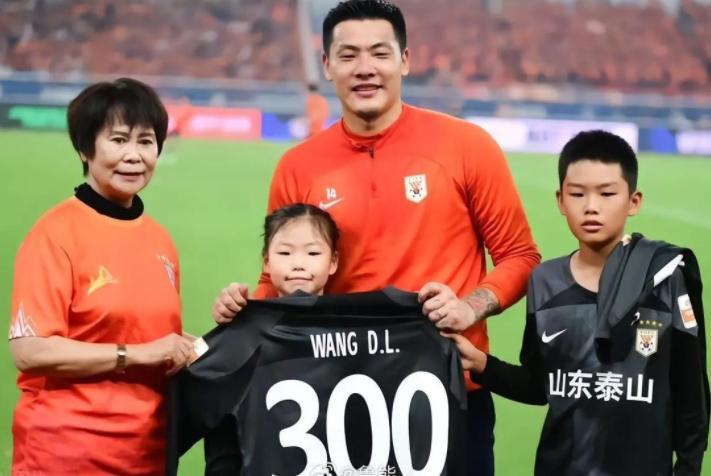 PP电子官方-大连英博门将位置或迎来新大鱼首秀,踢上港就将亮相,值得期待